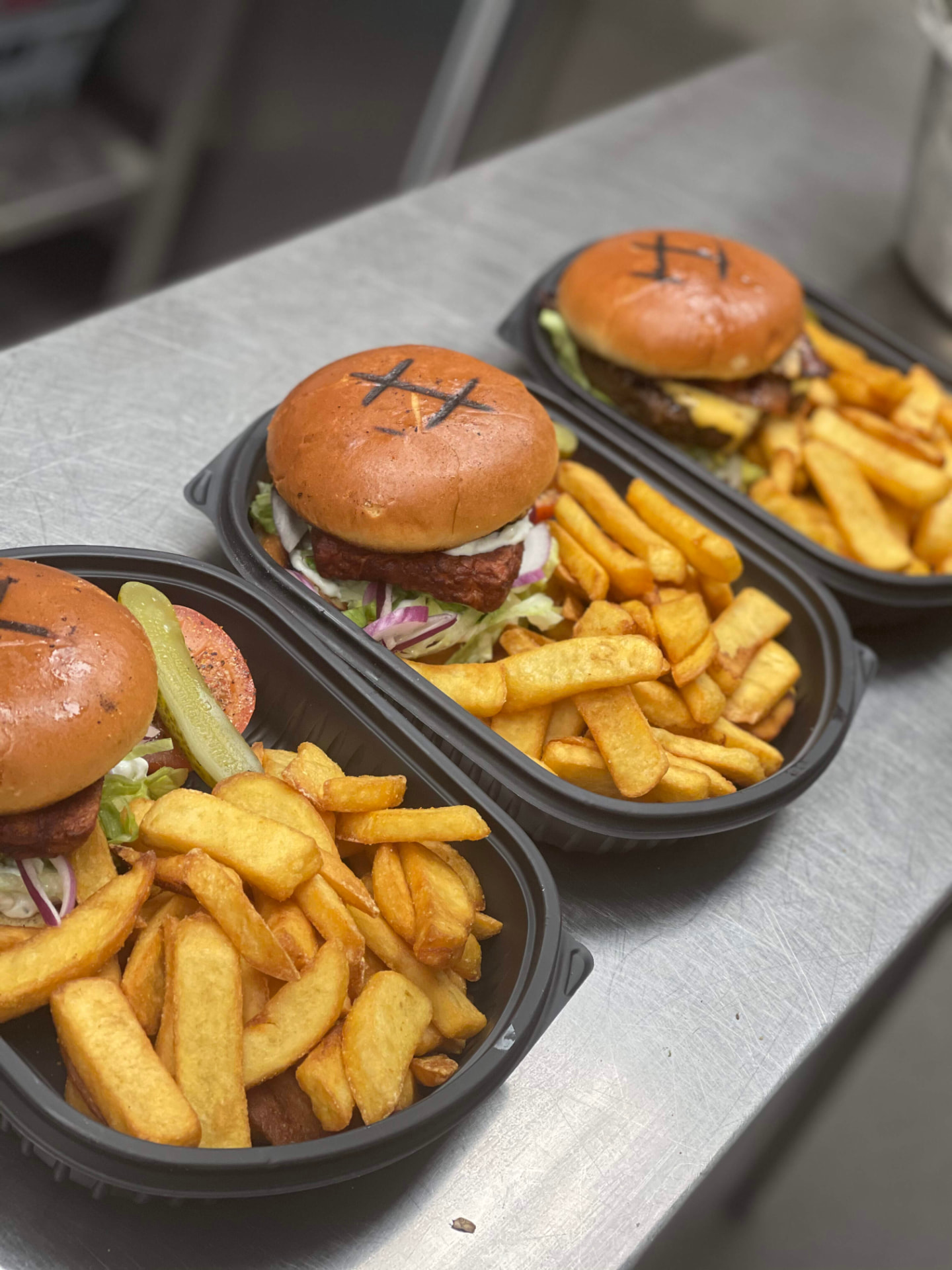 Cheeseburgare med pommes